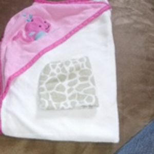 Baby girl bath towel an wash cloth